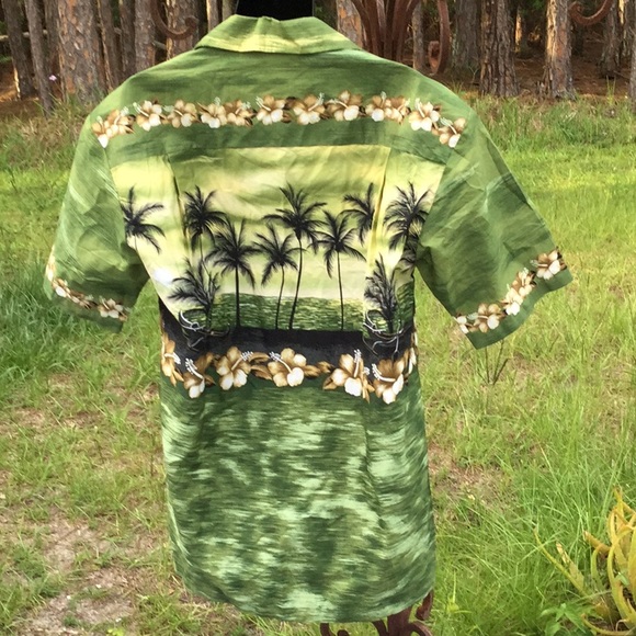 🌴NWOT Mens Fun Unisex Size Med Hawaiian Style Shirt Wardrobe Must Have 🌴 - Picture 5 of 10